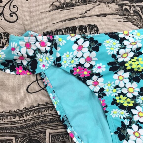 California Waves Ruffled Hipster Bikini Swim - Picture 5 of 5